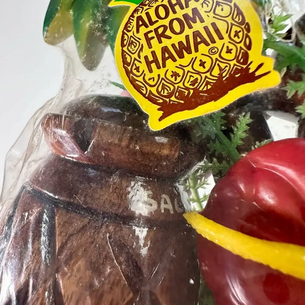 VTG NOS Wood Monkey Pod Aloha From Hawaii Salt & Pepper Shakers Souvenir Decor